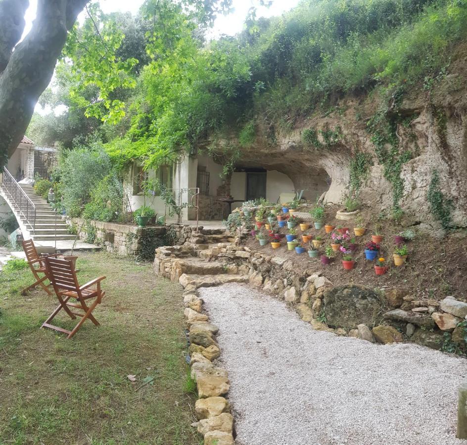 Moulin De Bonfilhon Bed & Breakfast Cornillon-Confoux Exterior photo