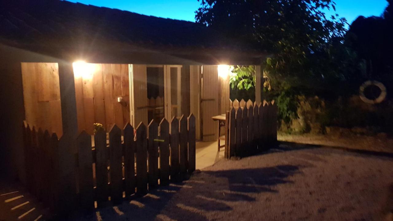 Moulin De Bonfilhon Bed & Breakfast Cornillon-Confoux Exterior photo