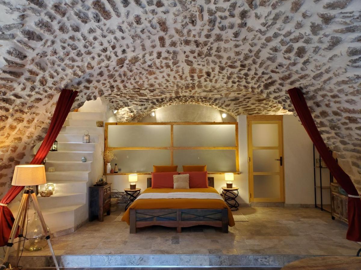 Moulin De Bonfilhon Bed & Breakfast Cornillon-Confoux Exterior photo